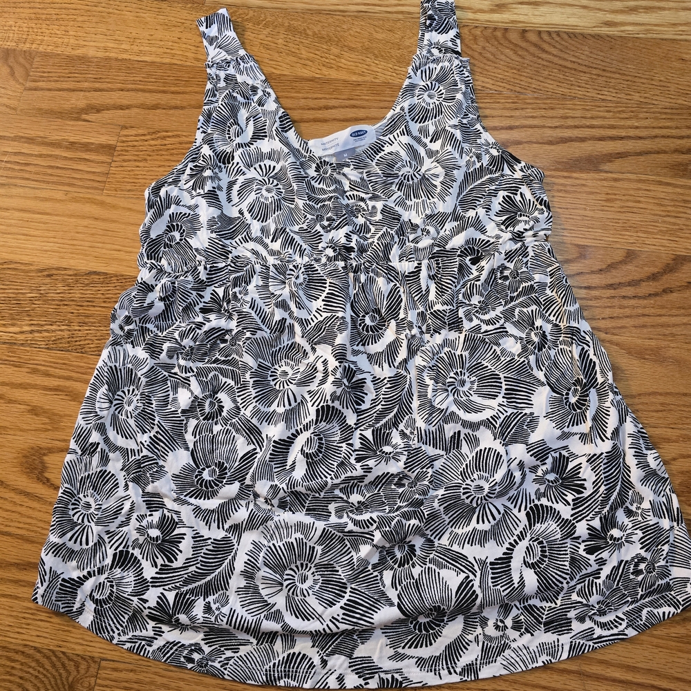 Old Navy Maternity Monochrome Floral Tank